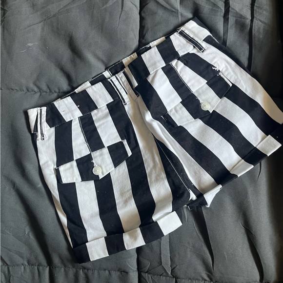 American Eagle Hi-Rise Shortie Stretch Shorts - Picture 4 of 4